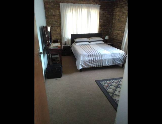 2 BEDROOM FREEHOLD TO LET IN JUKSKEI PARK